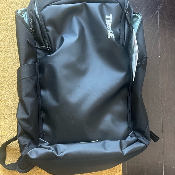 Thule backpack - Picture 2 of 8